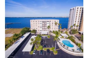 1900 Clifford St APT 301, Fort Myers, FL 33901, Sold 01/11/21