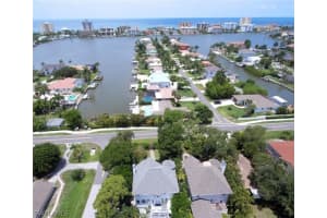 9402 Vanderbilt Dr, Naples, FL 34108, Sold 09/28/20