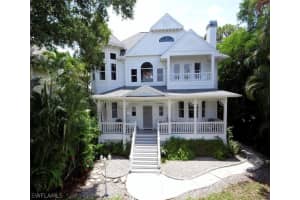 9402 Vanderbilt Dr, Naples, FL 34108, Sold 09/28/20