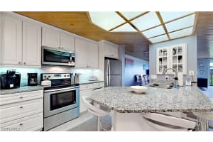 979 E Gulf Dr, Sanibel, FL 33957, Sold 04/08/21