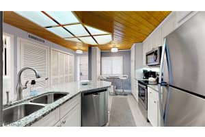 979 E Gulf Dr, Sanibel, FL 33957, Sold 04/08/21
