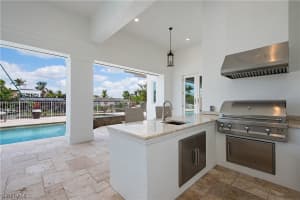 685 17th Ave S, Naples, FL 34102, Sold 03/29/21