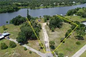 2121 Gardner Ct, Alva, FL 33920, Sold 10/09/20