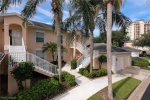 671 Wiggins Lake Dr, Naples, FL 34110, Sold 10/16/20