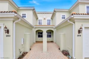 1305 Mariposa Cir, Naples, FL 34105, Sold 09/09/20