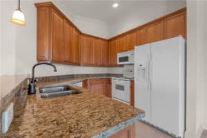 10090 Lake Cove Dr APT 302, Fort Myers, FL 33908, Sold 09/30/20