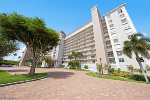 13105 Vanderbilt Dr, Naples, FL 34110, Sold 07/09/21