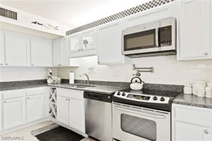 200 Periwinkle Way UNIT 121, Sanibel, FL 33957, Sold 12/11/20