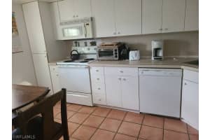 2111 Barkeley Ln Apt 15, Fort Myers, FL 33907, Sold 12/15/20