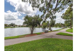 560 Retreat Dr, Naples, FL 34110, Sold 11/02/20