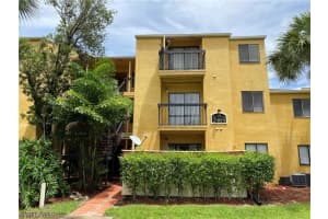 2865 Winkler Ave APT 411, Fort Myers, FL 33916, Sold 10/30/20