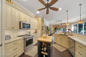 1827 Piccadilly Cir, Cape Coral, FL 33991, Sold 11/23/20