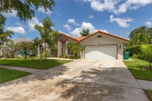 583 Roma Ct, Naples, FL 34110, Sold 04/23/21
