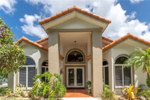 583 Roma Ct, Naples, FL 34110, Sold 04/23/21