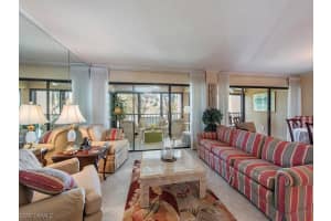 545 Lake Louise Cir, Naples, FL 34110, Sold 12/01/20