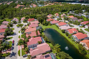 277 Sabal Lake Dr, Naples, FL 34104, Sold 10/19/20