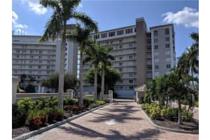 13105 Vanderbilt Dr UNIT 306, Naples, FL 34110, Sold 05/13/21