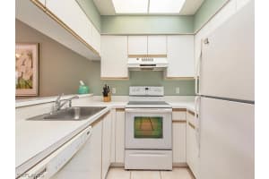 3313 Europa Dr, Naples, FL 34105, Sold 11/30/20