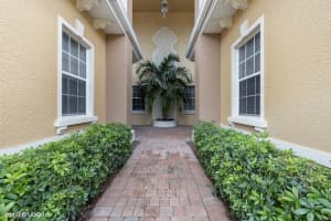 7108 Lemuria Cir, Naples, FL 34109, Sold 04/08/21