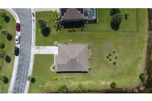 8000 Fountain Mist Blvd, Lehigh Acres, FL 33972, Sold 01/08/21