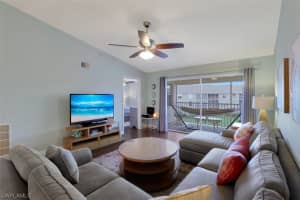 9640 Victoria Ln, Naples, FL 34109, Sold 02/03/21