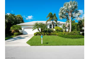 549 E Rocks Dr, Sanibel, FL 33957, Sold 11/23/20