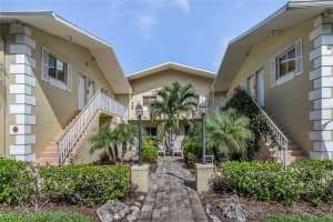 8162 Country Rd UNIT 103, Fort Myers, FL 33919, Sold 12/24/20
