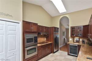 915 Moon Lake Dr, Naples, FL 34104, Sold 02/12/21