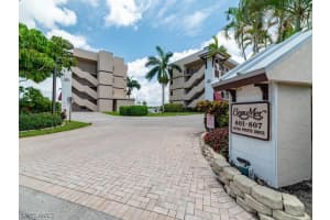 805 River Point Dr, Naples, FL 34102, Sold 03/08/21