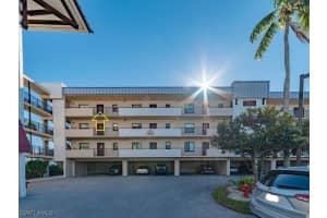 805 River Point Dr, Naples, FL 34102, Sold 03/08/21