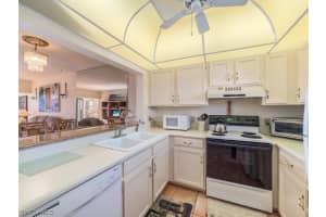 805 River Point Dr, Naples, FL 34102, Sold 03/08/21
