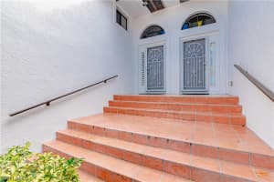 2206 Anchorage Ln, Naples, FL 34104, Sold 12/30/20