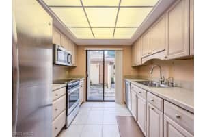 537 Lake Louise Cir, Naples, FL 34110, Sold 01/12/21