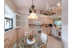 529 Lake Louise Cir, Naples, FL 34110, Sold 02/24/21