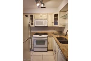 17 Knights Bridge Rd, Naples, FL 34102, Sold 05/07/21