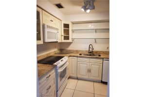 17 Knights Bridge Rd, Naples, FL 34102, Sold 05/07/21