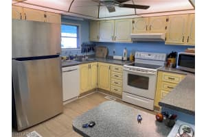 210 Village Ln, North Fort Myers, FL 33917, Sold 01/20/21