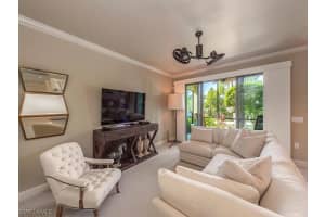 1055 Sandpiper St, Naples, FL 34102, Sold 03/29/21