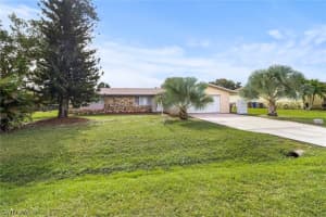 122 Gibson St, Fort Myers, FL 33905, Sold 03/11/21