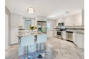 10 Kings Rd, Naples, FL 34102, Sold 05/17/21