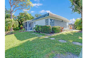 10 Kings Rd, Naples, FL 34102, Sold 05/17/21