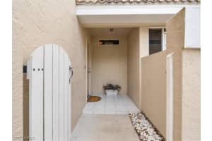 394 Emerald Bay Cir, Naples, FL 34110, Sold 02/19/21
