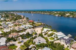 1650 Dolphin Ct, Naples, FL 34102, Sold 10/31/22