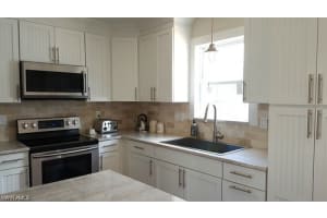 191 Leawood Cir, Naples, FL 34104, Sold 03/05/21