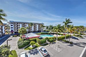807 River Point Dr, Naples, FL 34102, Sold 04/27/21