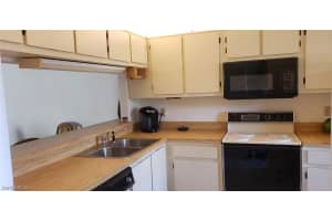 9295 Lake Park Dr APT 101, Fort Myers, FL 33919, Sold 10/19/21