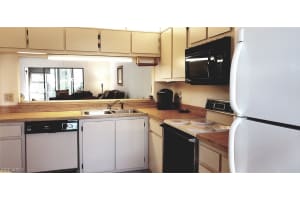 9295 Lake Park Dr APT 101, Fort Myers, FL 33919, Sold 10/19/21