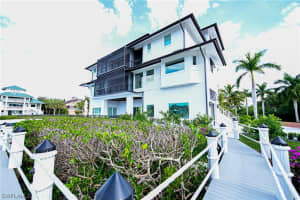 195 Bayfront Dr, Bonita Springs, FL 34134, Sold 07/13/21