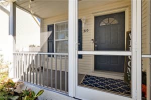 210 Leawood Cir, Naples, FL 34104, Sold 04/16/21