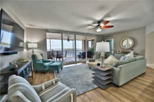 2090 W First St #1207, Fort Myers, FL 33901, Sold 04/15/21